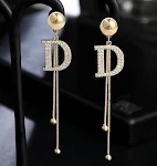Brincos de agulha de prata com tassel longo, simples e fashion, estilo coreano. Adicione um toque elegante e moderno ao seu visual. — foto 1