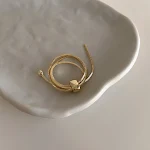 Anel Niche Design multicamadas, retro e personalidade única. Combine elegância e moda em qualquer ocasião. — foto 12