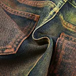 Saia jeans feminina com contraste de cores, lavagem e estilo utilitário. Conforto e moda em uma só peça. Compre já a sua! — foto 12