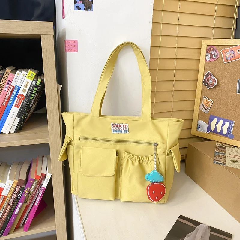 Borsa a spalla da donna, casual, alla moda e versatile, in tinta unita, perfetta per ogni occasione e per uno stile impeccabile — foto 15