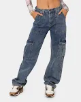 Damesmode straight jeans voor de herfst. Comfortabele pasvorm, veelzijdig te combineren en perfect voor stijlvolle herfstlooks. — foto 18