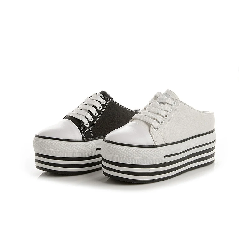 Zapatillas de mujer con plataforma y puntera redonda. Cordones elegantes para comodidad y estilo. Disfruta la moda y el confort. — foto 1