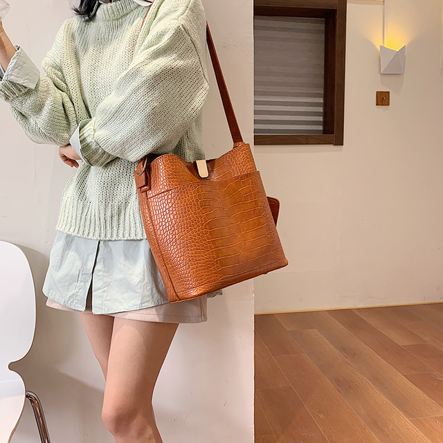 Bolsa Bucket de Um Ombro, Design Moderno e Elegante, Ideal para Mulheres com Amplo Espaço Interno, Perfeita para o Uso Diário e Versátil — foto 2