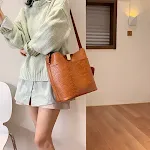 Bolsa Bucket de Um Ombro, Design Moderno e Elegante, Ideal para Mulheres com Amplo Espaço Interno, Perfeita para o Uso Diário e Versátil — foto 2