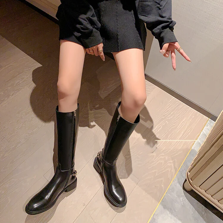 Black knee high leather ankle boots for women. Stylish and warm winter boots. Comfortable and elegant, perfect for any o — photo 4
