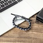 Conjunto de relógio de quartzo com pulseira de aço para homens. Tendência da moda masculina. Um acessório elegante para um visual moderno e sofisticado. — foto 4