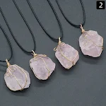 Colar com pingente enrolado de pedra bruta de citrino, ametista branca, fluorita e aventurina, pedra irregular, design único. — foto 13