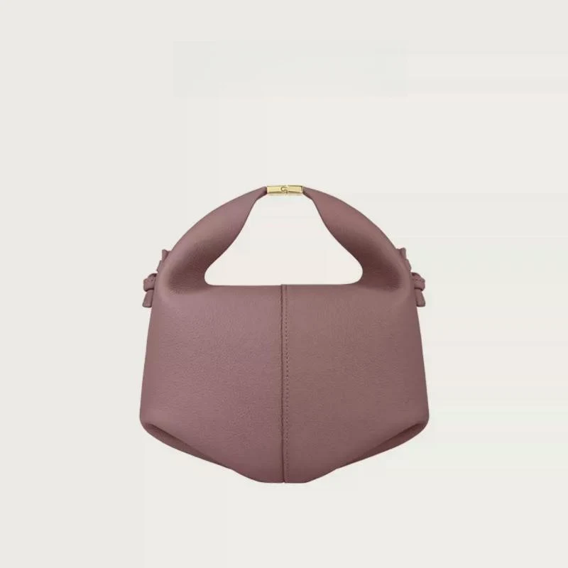 Bolsa mensageiro de ombro com design de interesse especial e padrão de lichia em couro de vaca. Leve seus pertences com estilo e praticidade. — foto 1