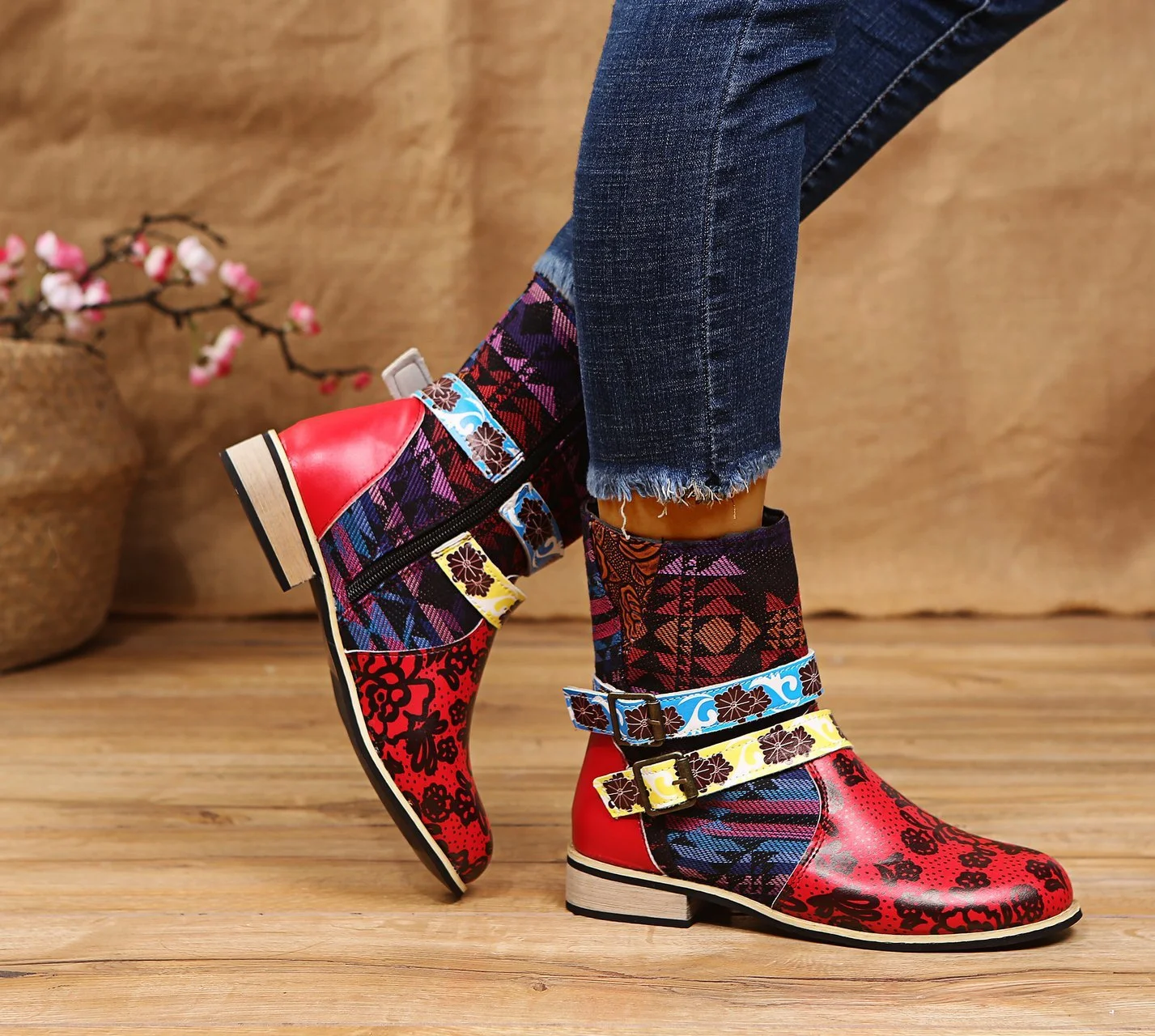 Title 5, Ladies mid-tube print stitching Martin boots of...