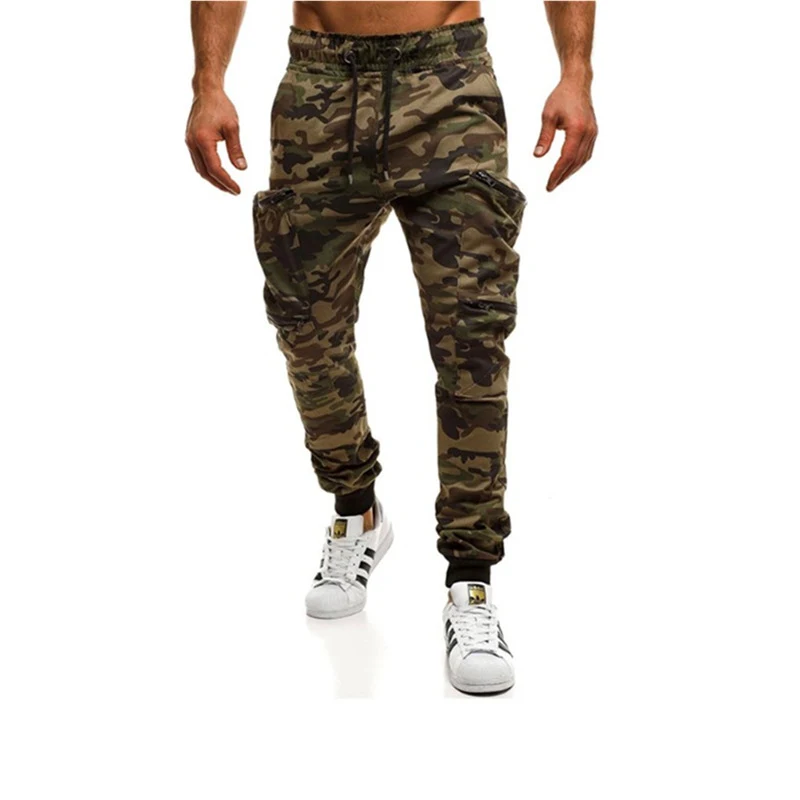 Title 3, Slim-fit sportbroek met camouflage, zakken en s...