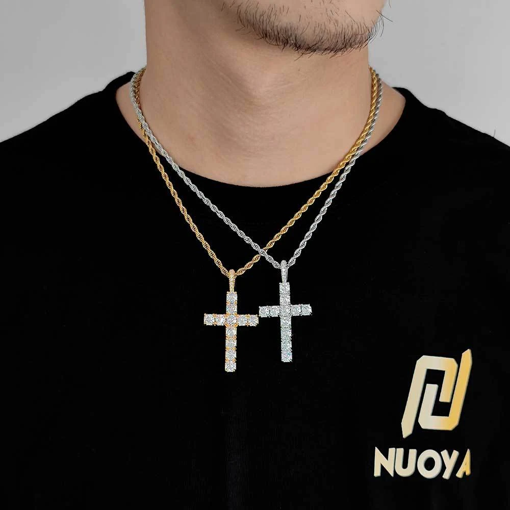 Colar cruz grande retrô Hip Hop, perfeito para homens que buscam estilo e fé. Um acessório marcante, ideal para um visual autêntico e confiante. — foto 8