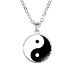 Colar com pingente de gema do tempo com diagrama Bagua, harmonia ancestral em seu dia a dia. Equilíbrio e proteção para você. — foto 3