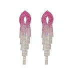 Brincos compridos de borla geométrica com strass prateados para mulheres. Adicione brilho e sofisticação ao seu visual. — foto 9