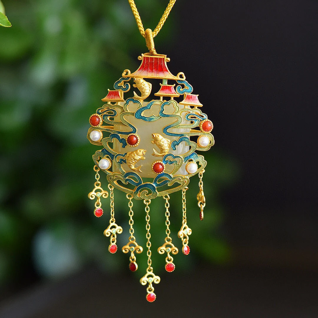 Colar Yuyue Gantry dourado com eletrodeposição para clavícula, um acessório elegante que realça seu colo com brilho e sofisticação. — foto 3