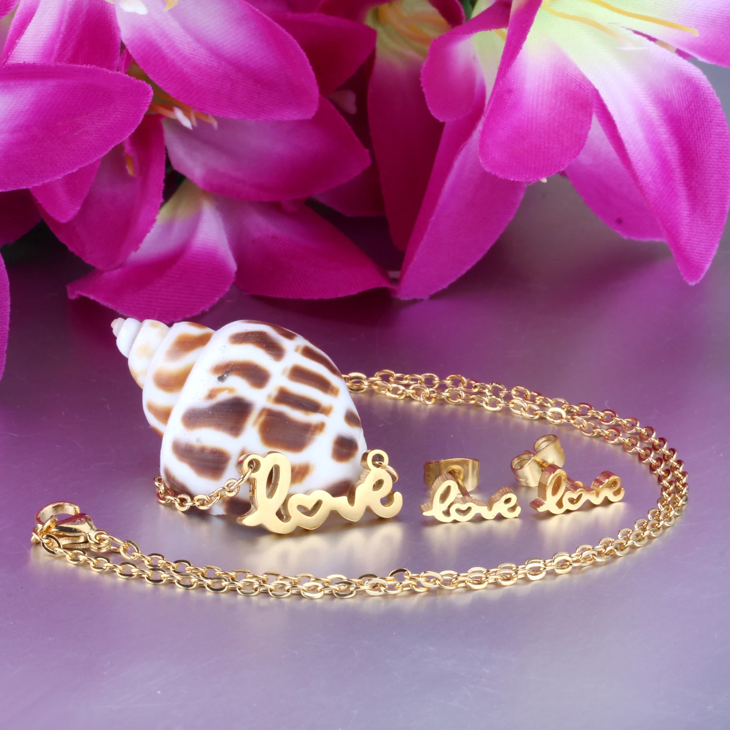 Title 4, Set collana con lettere personalizzate. Un rega...