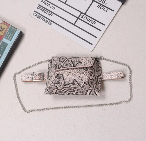 Title 6, Irregular trapezoid fashion chain belt bag – El...