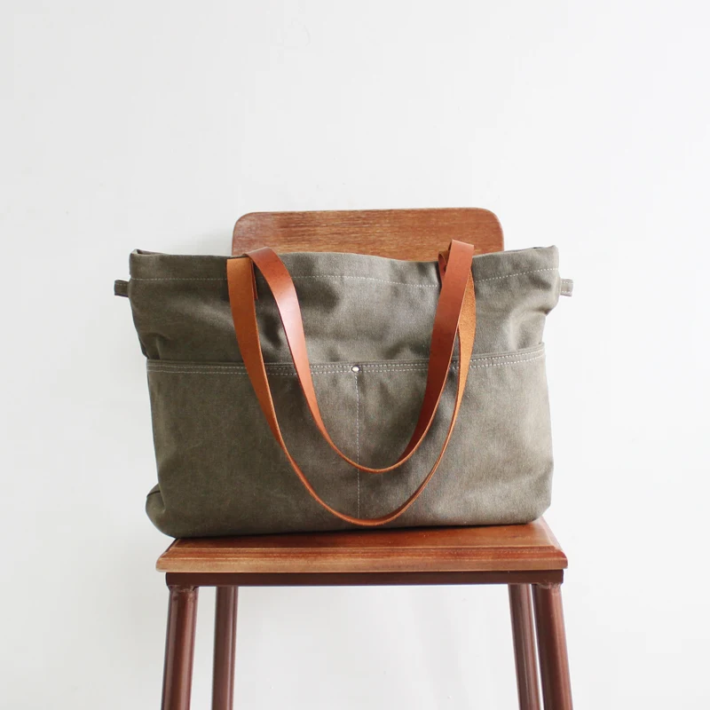 Bolsa Mensageiro Masculina Moderna de Ombro Único e Grande Capacidade. Transporte seus pertences com estilo e praticidade no dia a dia. — foto 5