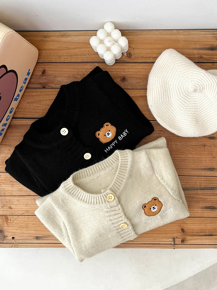 Macacão de malha da série Urso Primavera e Outono para bebês, macio e confortável, ideal para brincar e dormir com aconchego e estilo. — foto 8