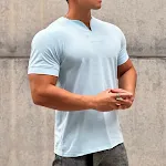 Camiseta masculina solta com decote em V e manga curta, perfeita para exercícios e treinos, com estilo e conforto. — foto 6