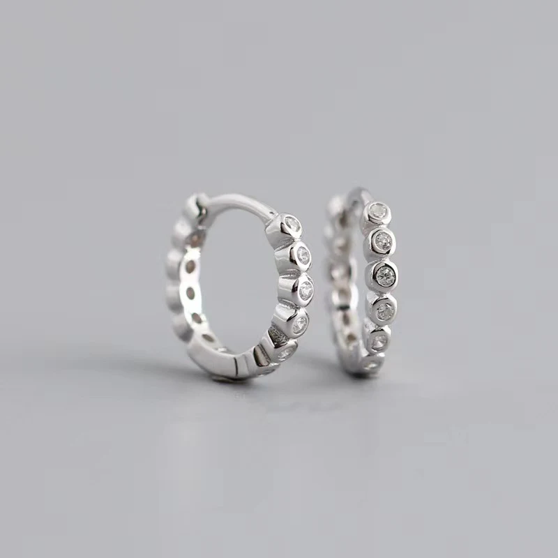 Brincos de zircônia com strass de personalidade simples, realçando sua beleza com brilho e elegância no seu dia a dia. — foto 8