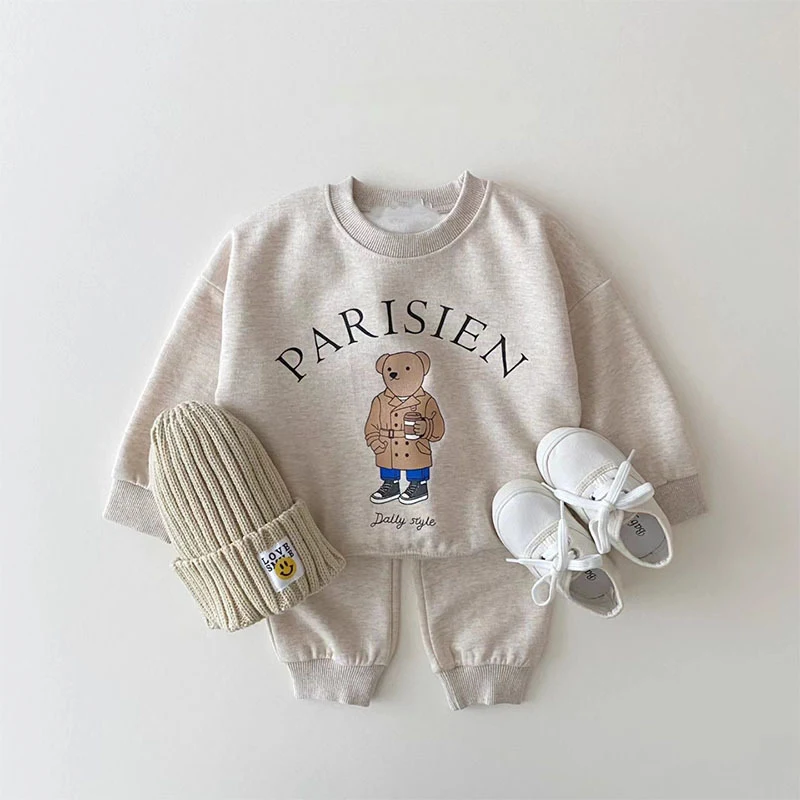Herfst en winter kindertweedelig set casual trui met lange mouwen. Ideaal voor comfortabele warmte en een stijlvolle look voor uw kind. — foto 6
