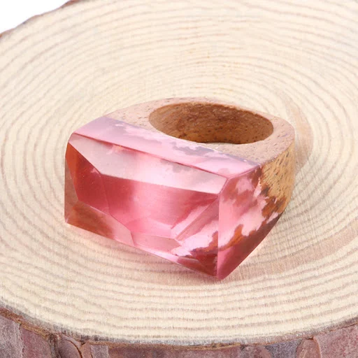 Title 6, Natuurlijke houten ring met landschap. Ervaar d...