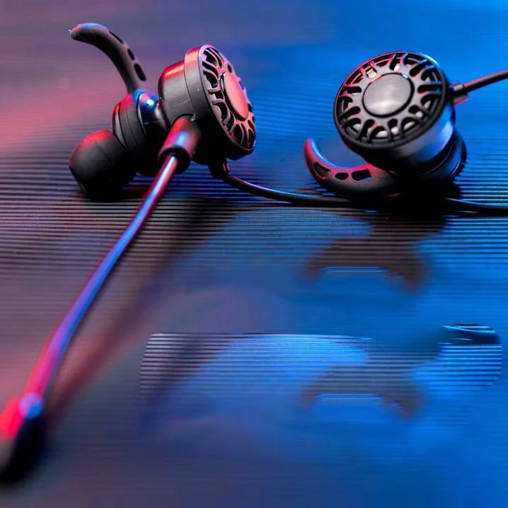 Title 3, Wire control dual wheat mobile game headset Imm...
