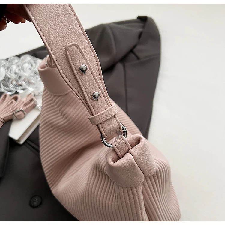 Title 17, Bolsa Crossbody Casual Feminina com Design Espe...
