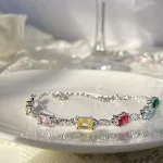 Bracciale donna con gemme colorate di cristallo, placcato platino 18k, un gioiello elegante per un tocco di stile e raffinatezza. — foto 1