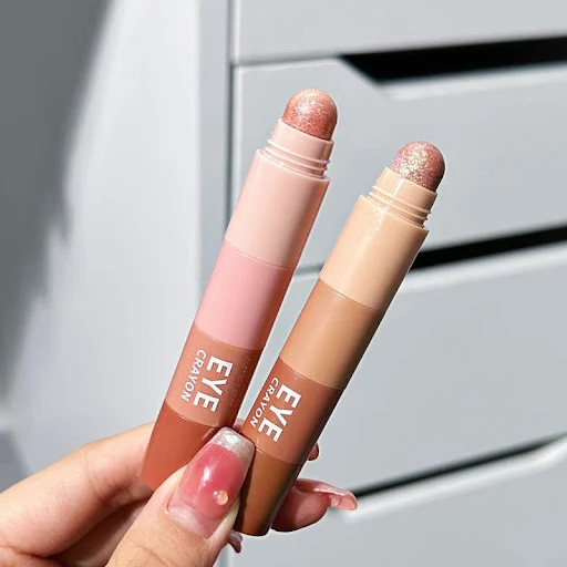 Title 2, Stylo Eyeliner Quatre Couleurs, Highlight effet...