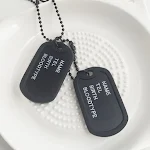 Colar com plaquinha de identificação dupla para cães com letras. Personalize e eternize o amor pelo seu pet. — foto 2
