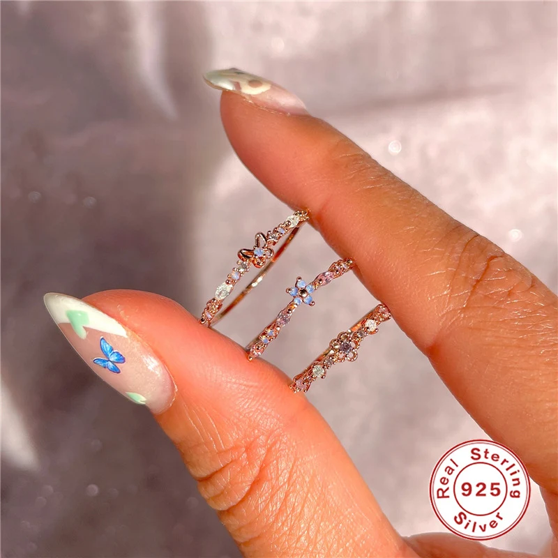 Anel Mini Buquê de Prata Esterlina com Diamantes Triangulares – Delicado e charmoso, ideal para um toque de elegância no seu dia a dia. — foto 22