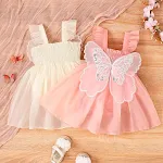 Vestido de bebê menina com smocking, alças e borboletas, tecido de malha, perfeito para o verão, leve e confortável para sua filha. — foto 24