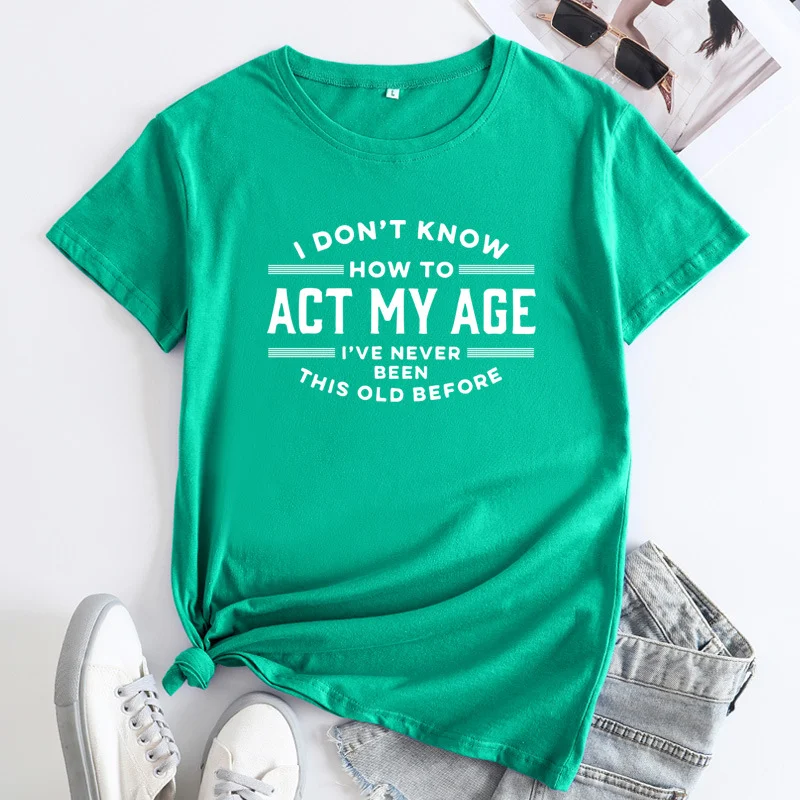 Camiseta feminina com estampa de letras, gola redonda, manga curta e algodão. Conforto e estilo para o dia a dia. — foto 6