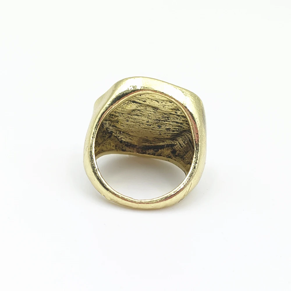 Title 4, Anel da Família Dragão