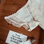 Calcinhas finas francesas sensuais com tiras, chiffon com babados, bolinhas românticas e transparentes. Cuecas sem costura para meninas. — foto 5