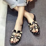 Zapatos de playa con lazo de perlas perfectos para la playa, elegantes y cómodos, con un diseño femenino y delicado para lucir este verano. — foto 2
