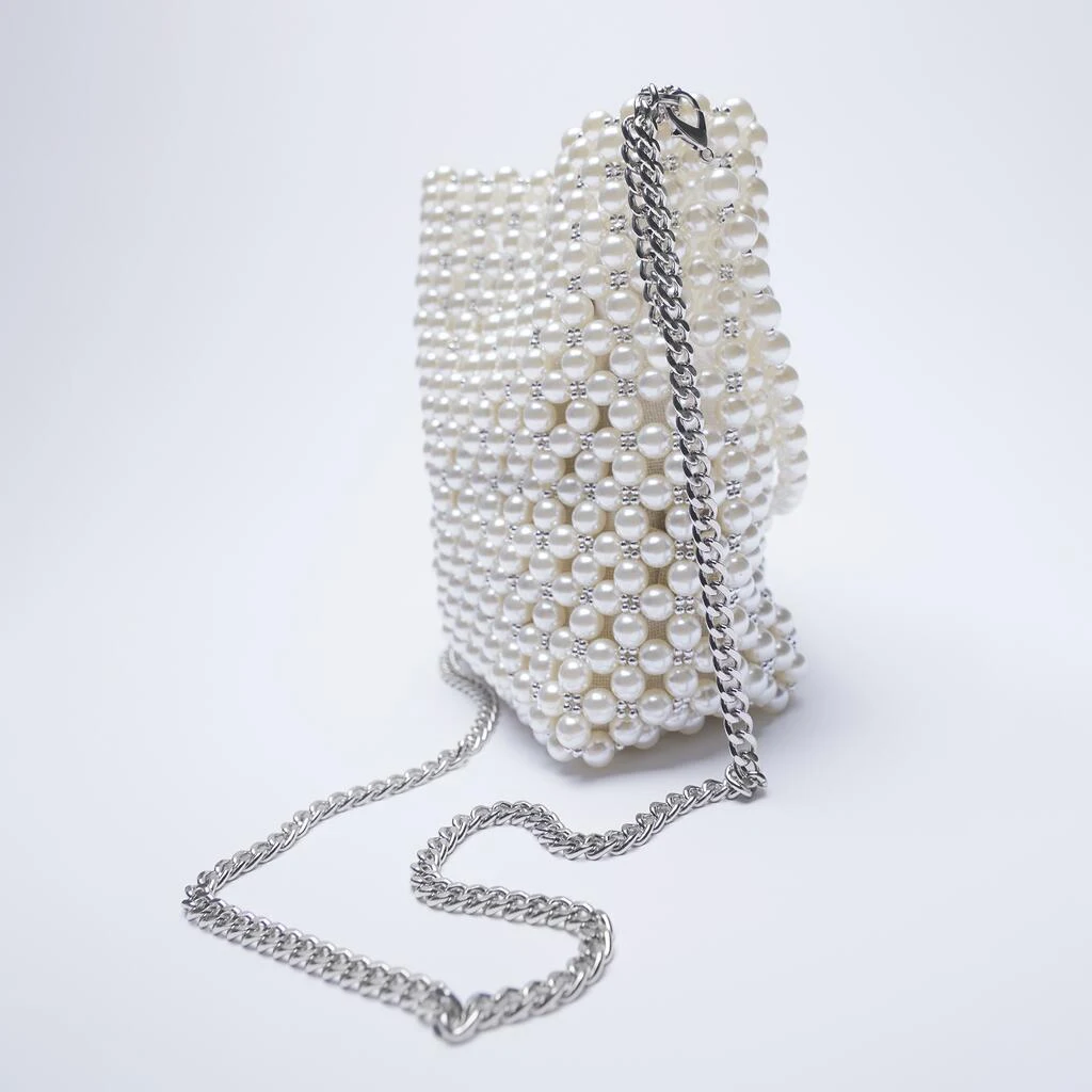Bolsa de mão diagonal de verão com miçangas e tecido com uma alça, perfeita para um visual elegante e prático nos dias quentes. — foto 2