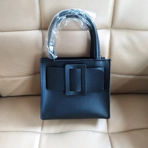 Title 9, Simple Cream Cake Tote Perfecto Para Transporta...