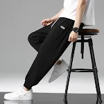 Pantaloni Sportivi Casual da Uomo Versatili e alla Moda Adatti a Ogni Occasione Comodi e Funzionali Perfetti per Sport e Tempo Libero Design Moderno Ottima Vestibilità — foto 2
