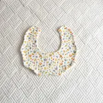 Nova Babador de Algodão com Cinco Camadas Petal para Bebê. Mantenha seu bebê limpo e seco com esta toalha de saliva macia e absorvente. — foto 5