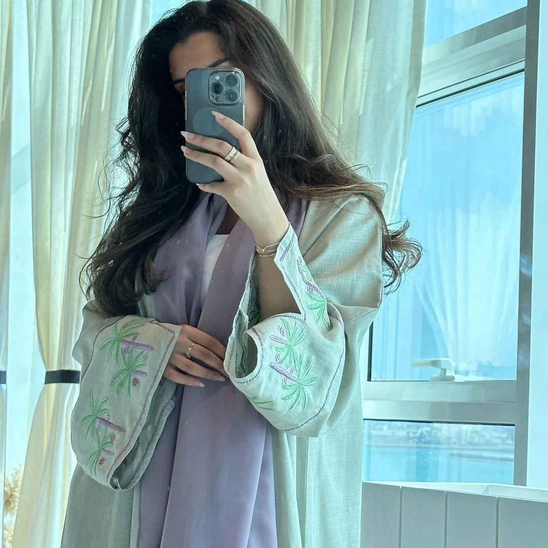 Cárdigan Robe Bordado Árabe Dubái Saudí – Elegancia y Tradición Fusionadas – Perfecto para un Look Distinguido y Cómodo — foto 24
