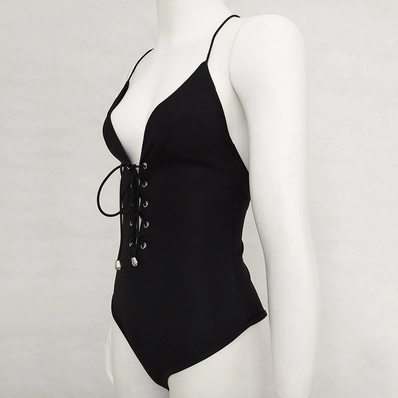 Novo macacão decote em V profundo, costas nuas, vestido com alça sexy. Perfeito para um visual ousado e elegante, ideal para festas e eventos. — foto 1