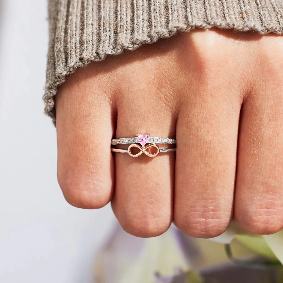 Anel feminino de prata esterlina com coração de amor infinito e etiqueta de número 8 da sorte. Perfeito para presentear. — foto 4