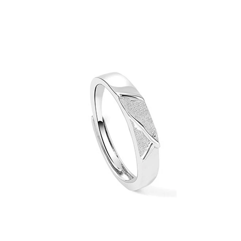 Pulseira para casais com detalhe de anel, bambu com zircônias incrustadas. Uma joia elegante e duradoura para celebrar o amor. — foto 7