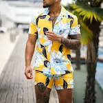 Conjunto masculino solto de praia com camisa estampada e shorts, terno fashion de duas peças, ideal para o verão e o lazer. — foto 10