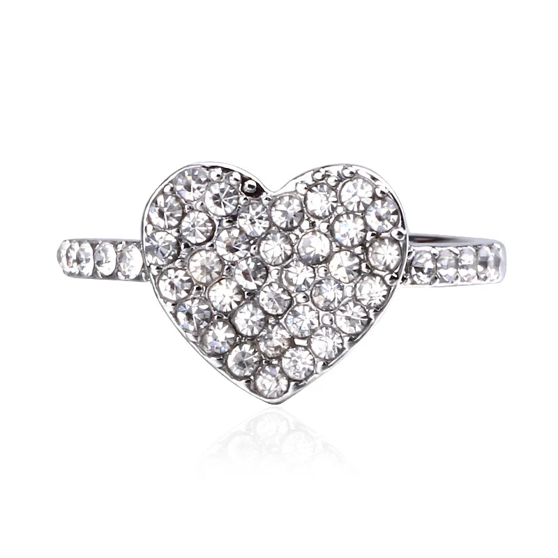 Anel de diamante em formato de coração Expresse seu amor com este anel deslumbrante, ideal para presentear e celebrar momentos especiais com um toque romântico. — foto 3
