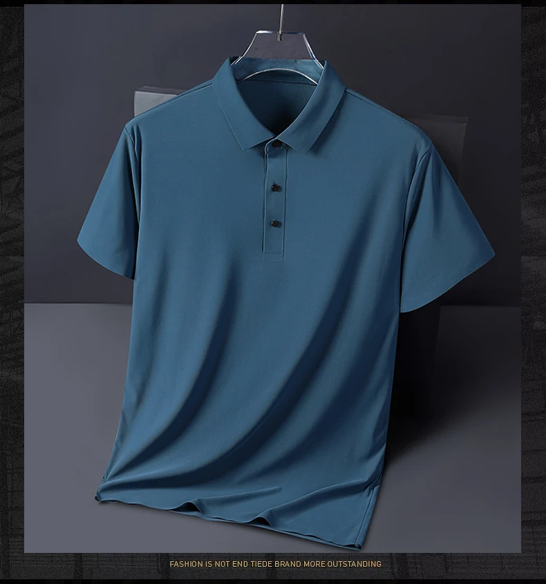 T-shirt uomo traspirante a maniche corte con revers. Perfetto per l'estate, offre comfort e freschezza. Stile casual e versatile per ogni occasione. — foto 4