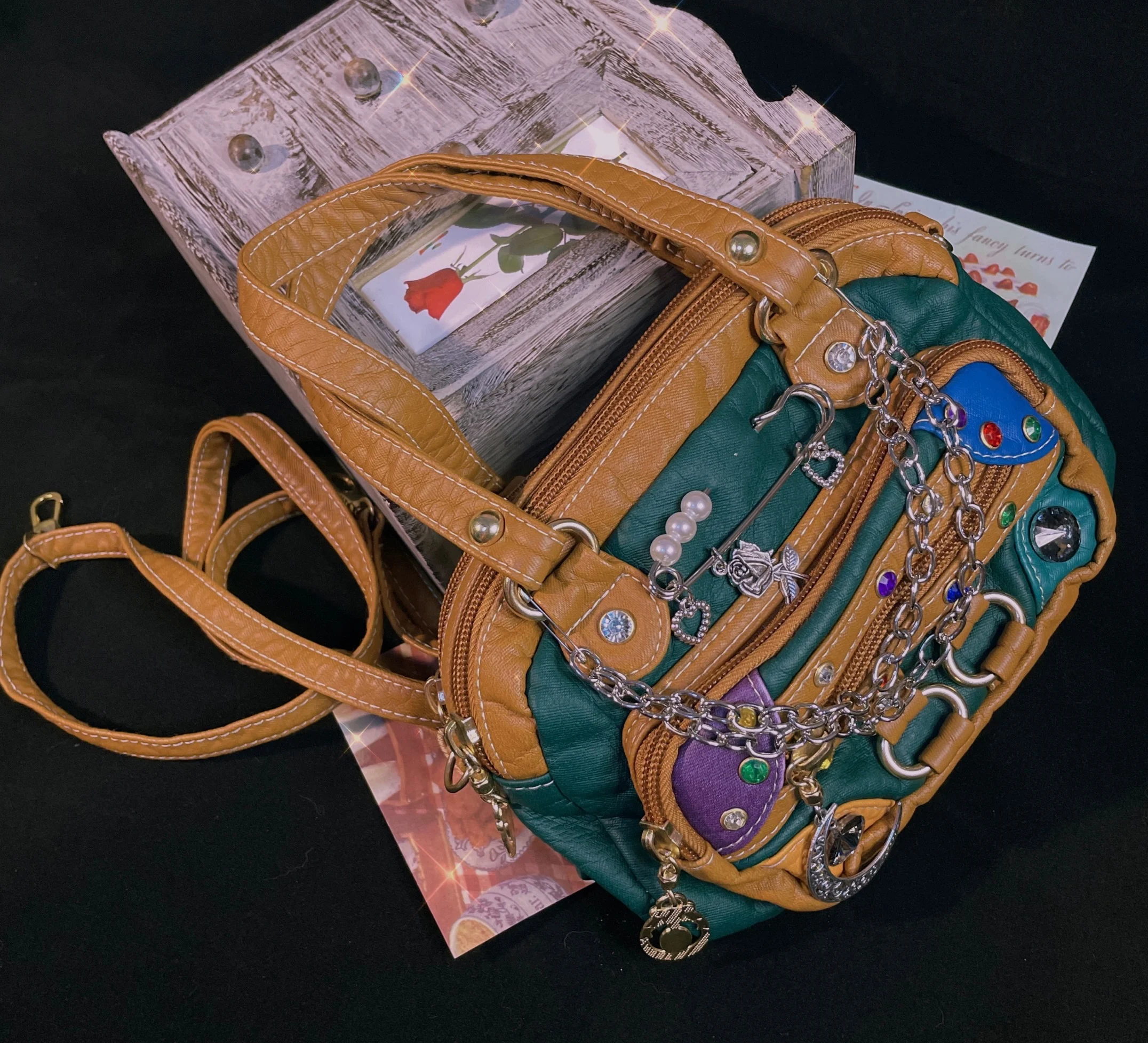 Title 5, Bolsa crossbody pequena de couro macio Y2k Spic...