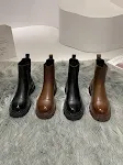 Botas de plataforma de veludo estilo britânico retrô marrom Botas skinny de inverno Conforto e elegância para seus dias frios com estilo e conforto. — foto 5
